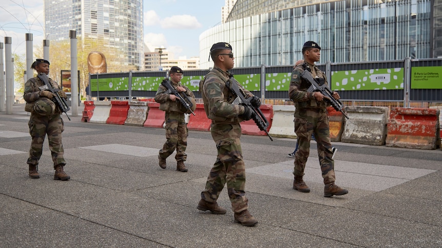 La sécurité des Jeux Olympiques de l’année prochaine comprendra 15 000 soldats français, selon le gouverneur militaire de Paris