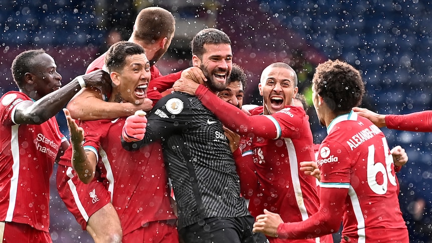 Liverpool goalkeeper Alisson Becker scores incredible winner against West  Brom to stay in hunt for Premier League top four - ABC News