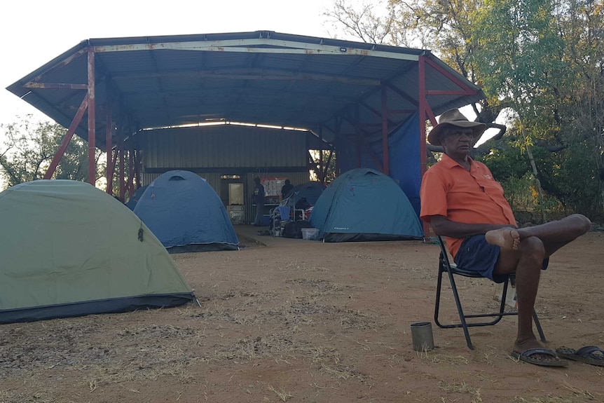 James 'Dillon' Andrews at his tour site at Windjana Gorge