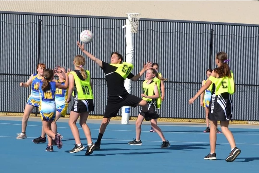 children playing netball