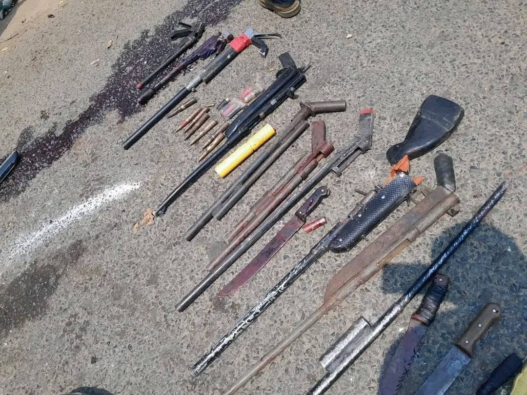 Twelve dead in PNG after car rollover and police shootout