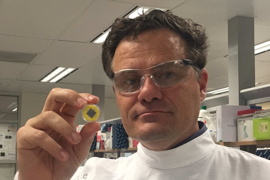 Professor Mark Kendall won an award for his nanopatch technology