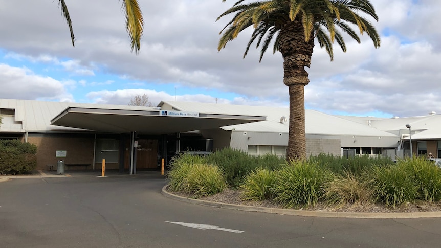 The front facade of the Mildura Base Hospital.