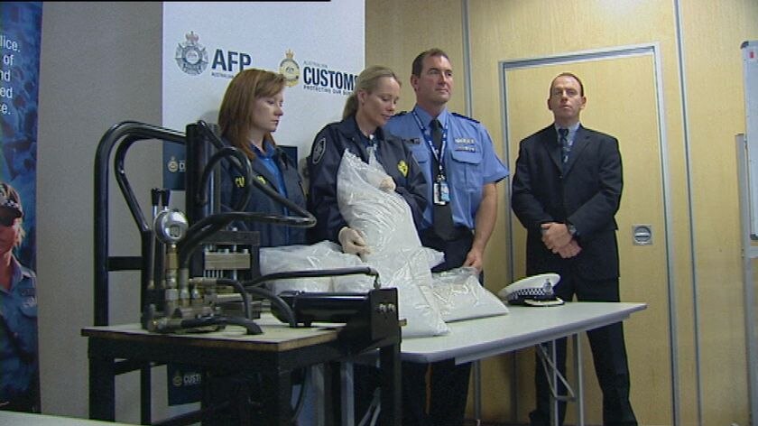 The AFP displays a record drug haul
