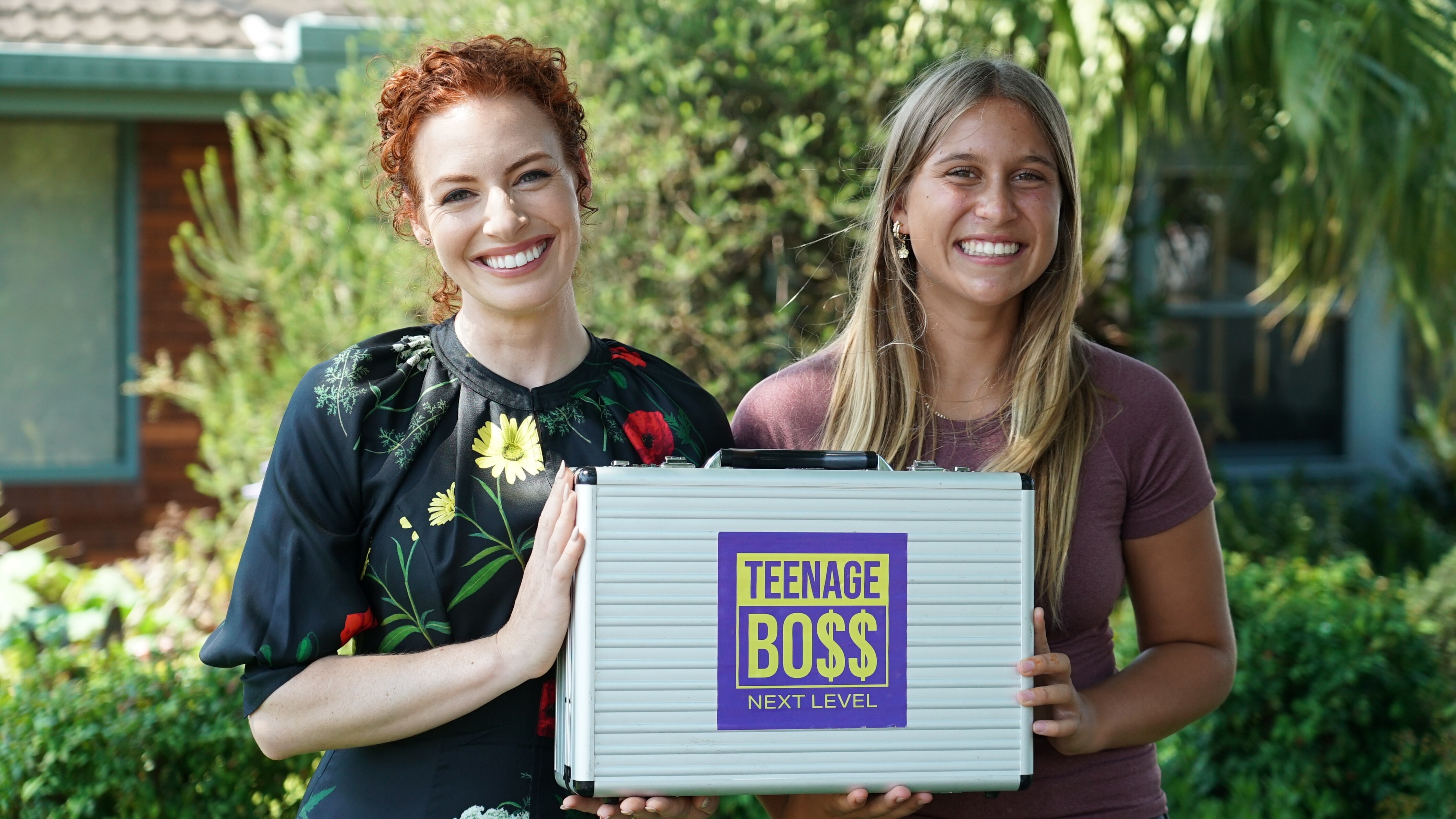 Teenage Boss Next Level - Emma and Molly