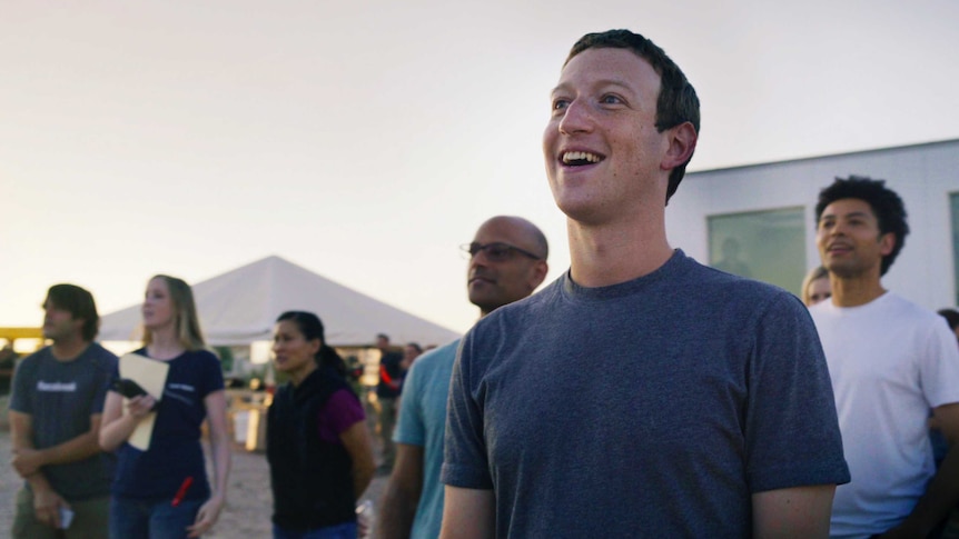Mark Zuckerberg and Facebook employees watch Aquila in flight