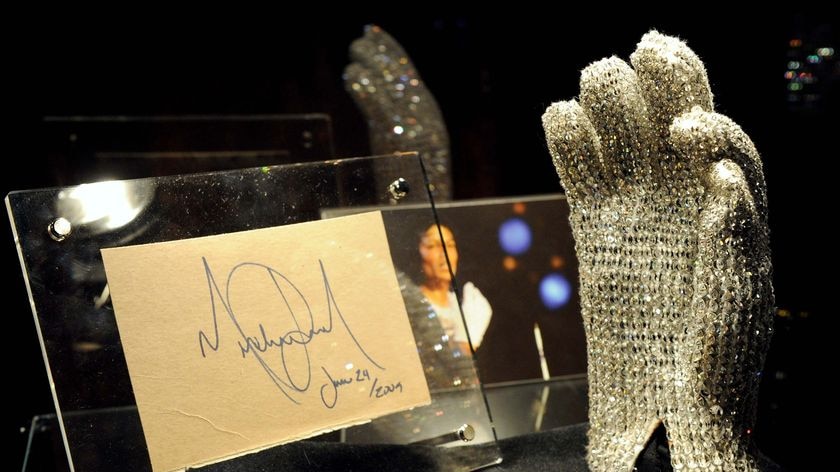 Michael Jackson autograph and Victory tour glove