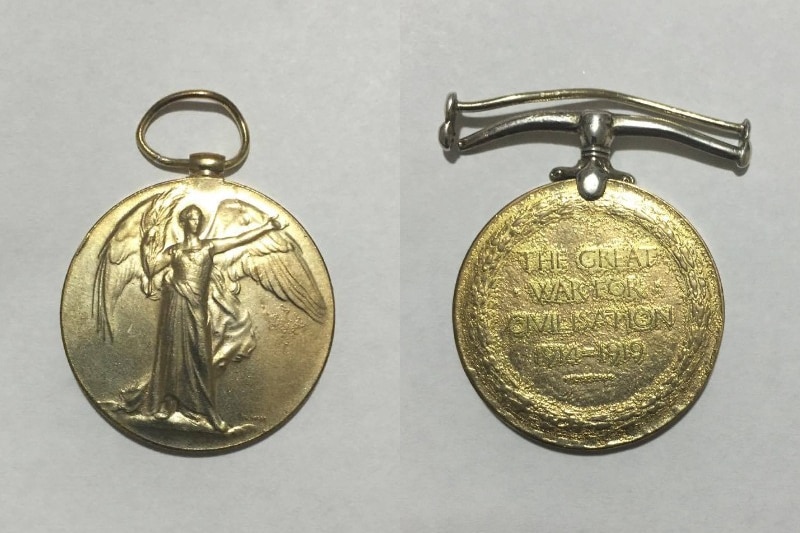 Two images of Australian WWI medals.
