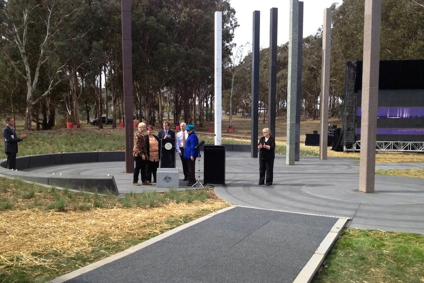 Bill Shorten unveils National Workers Memorial