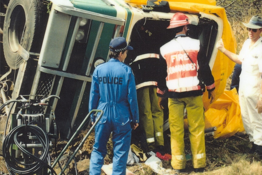 Boondall bus crash October 24 1994 firies heading into bus