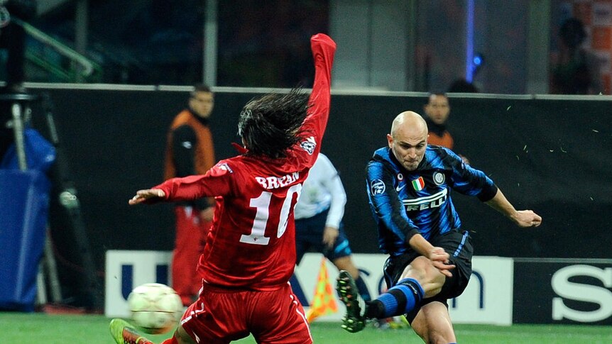 Esteban Cambiasso scores the decisive goal for Inter Milan.