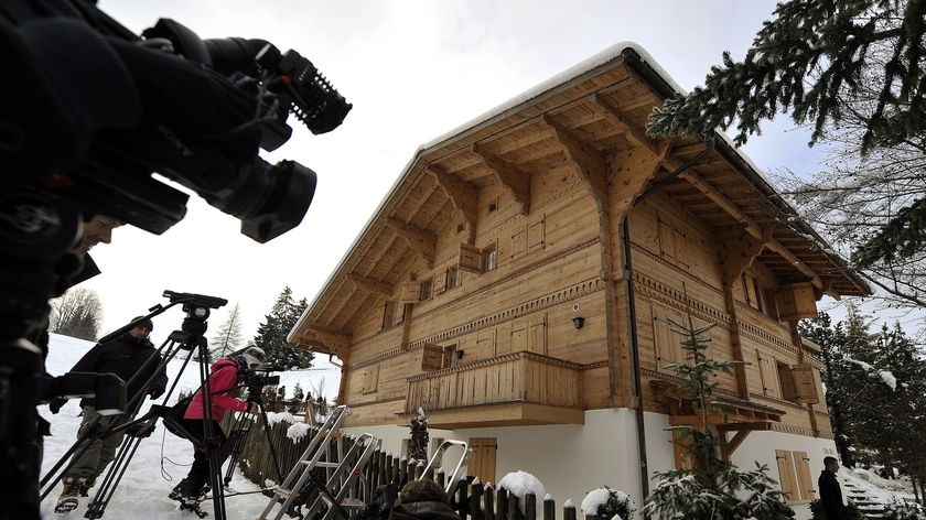 Media take position outside Oscar-winning filmmaker Roman Polanski's chalet