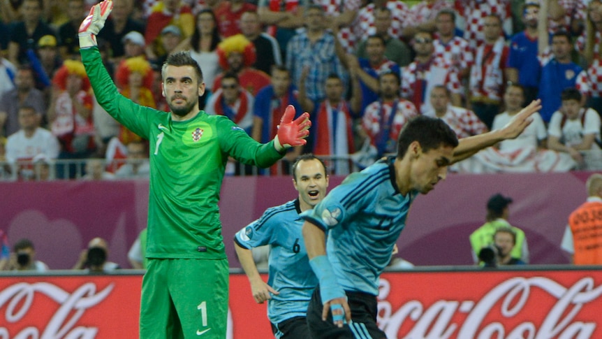 Jesus Navas scores for Spain