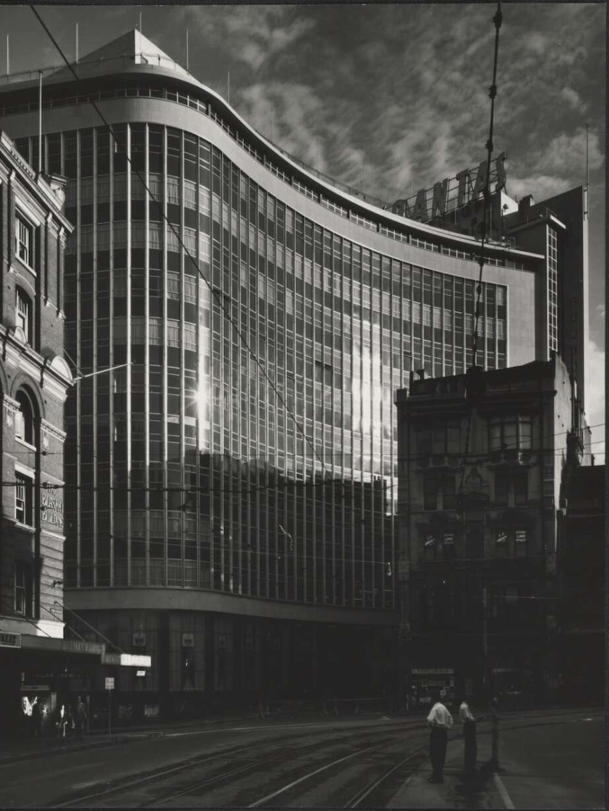 A wide shot of Qantas House in Chifley Square.