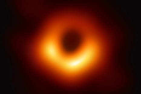Black hole (EHT 2019)