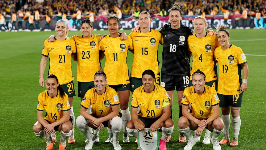 Matildas team photo before the semi-finals