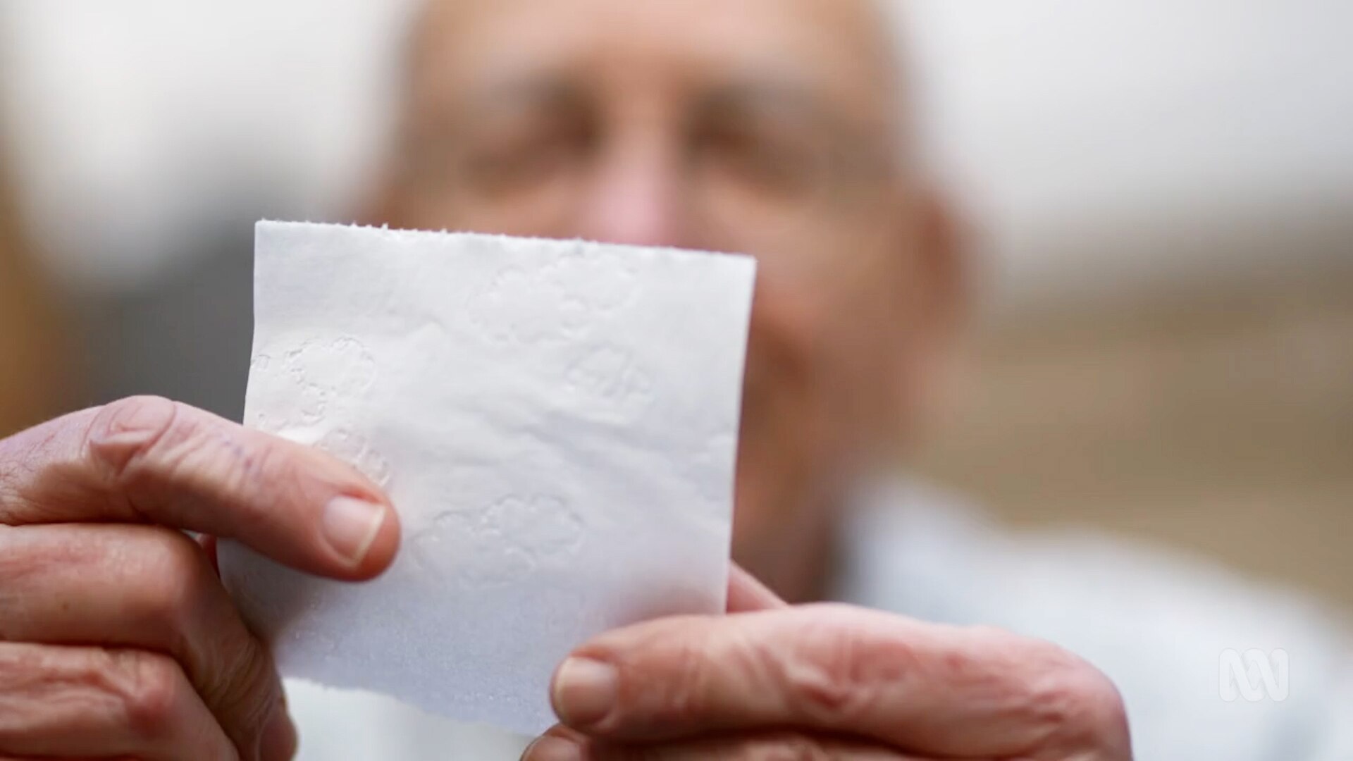Dr Karl's How Things Work: Pulping recycled paper - ABC Education