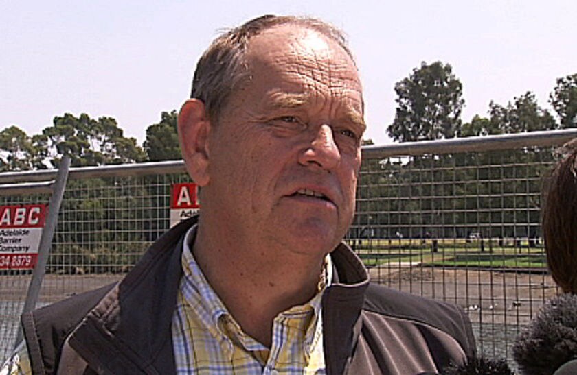 Harbison urges Oval compromise - ABC News