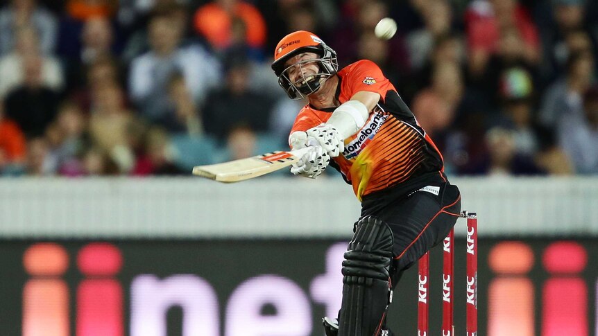 Looking for runs ... Michael Klinger takes on the Sixers attack
