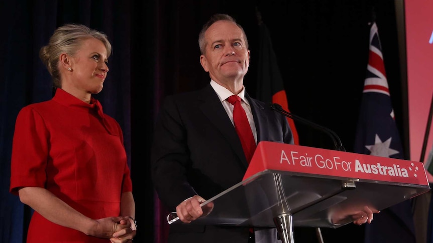 Bill Shorten concedes defeat in the 2019 federal election, with wife Chloe looking on.