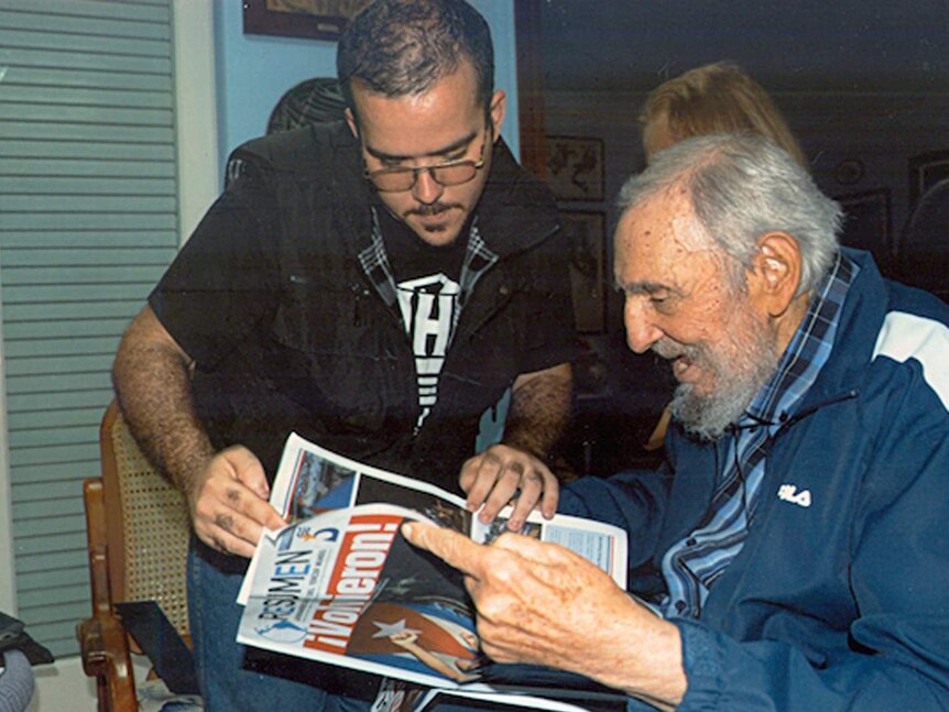 Students' union leader Randy Garcia Perdomo (L) speaks with Fidel Castro (R) during a visit to the former president's Havana residence last month.
