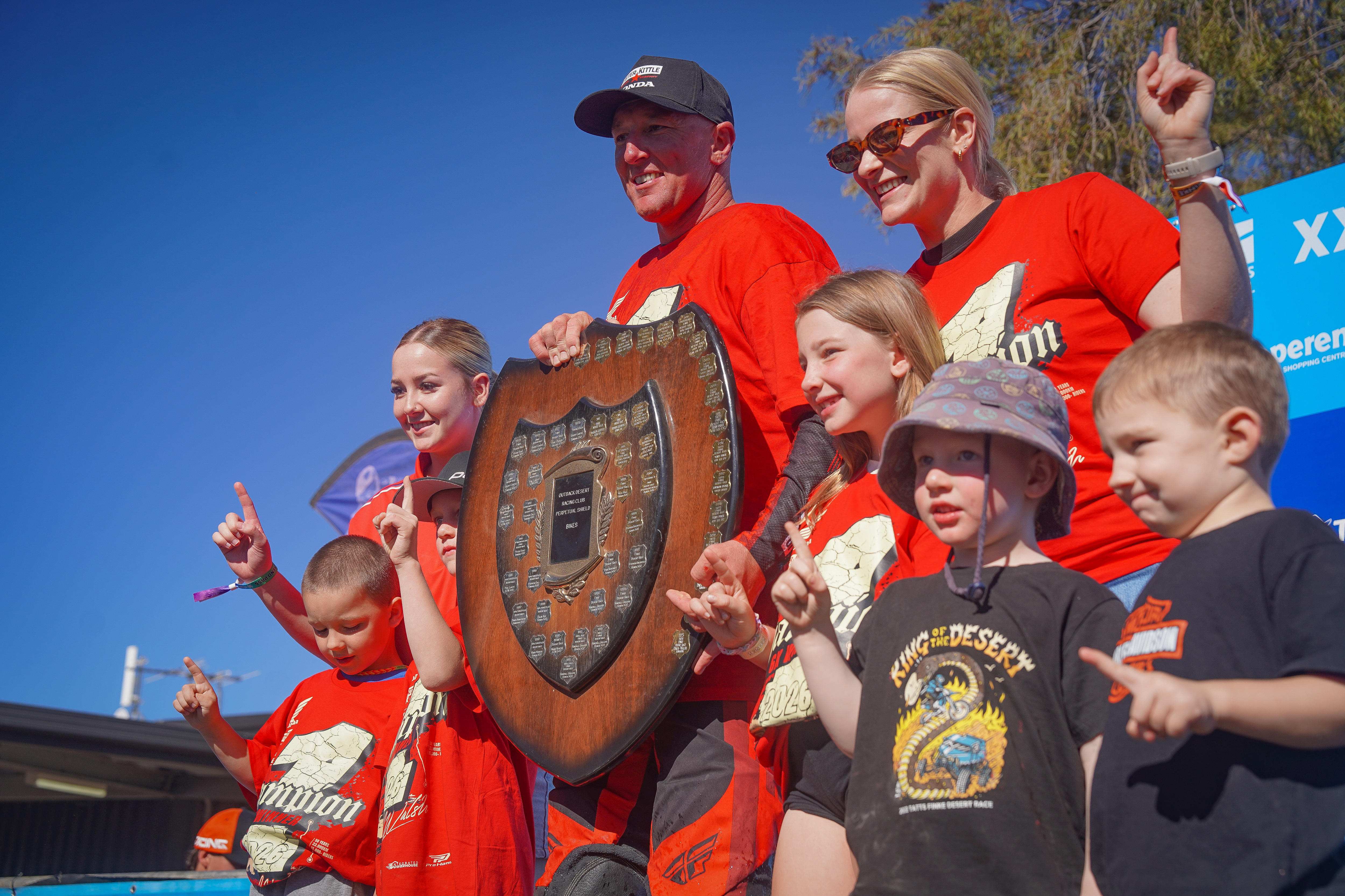 Kings and Queens of the Desert crowned as outback Finke race wraps up