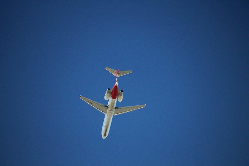 An aircraft coming in to land at Hobart Airport.