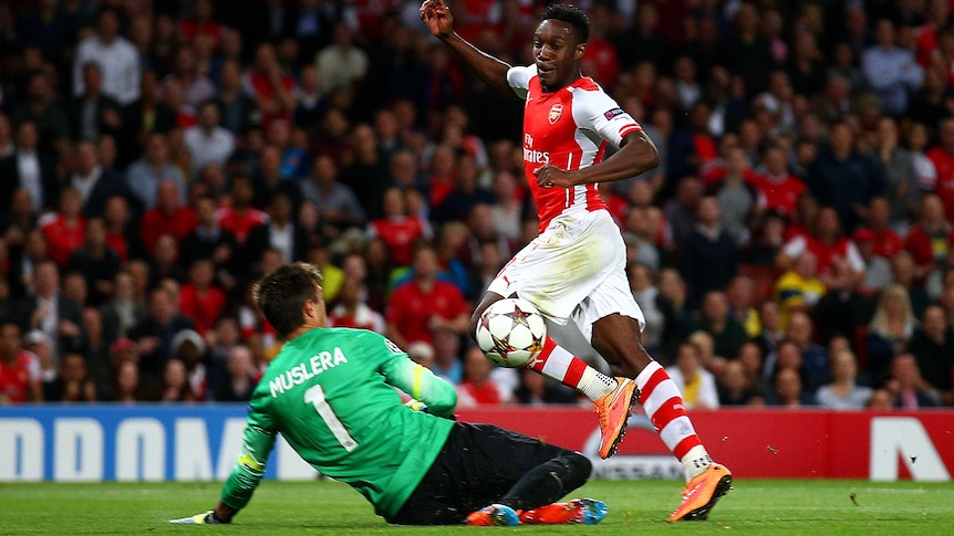 Welbeck scores hat-trick for Arsenal against Galatasaray