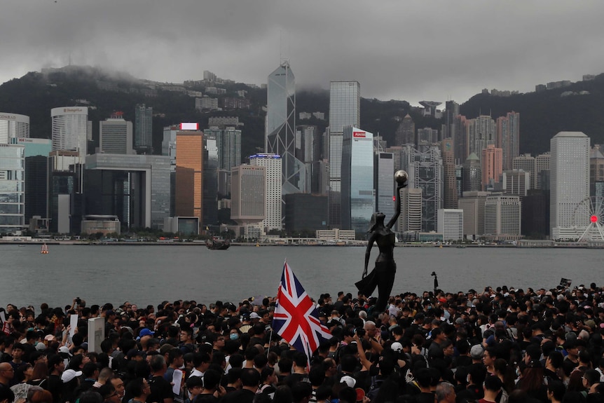 香港不断提醒北京中国人所说的“世纪屈辱”。