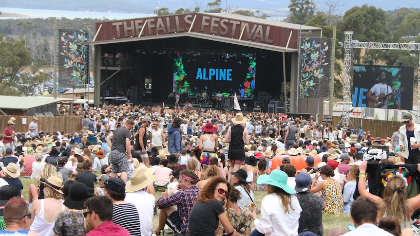 Thousands rock out at Falls Festival, Marion Bay