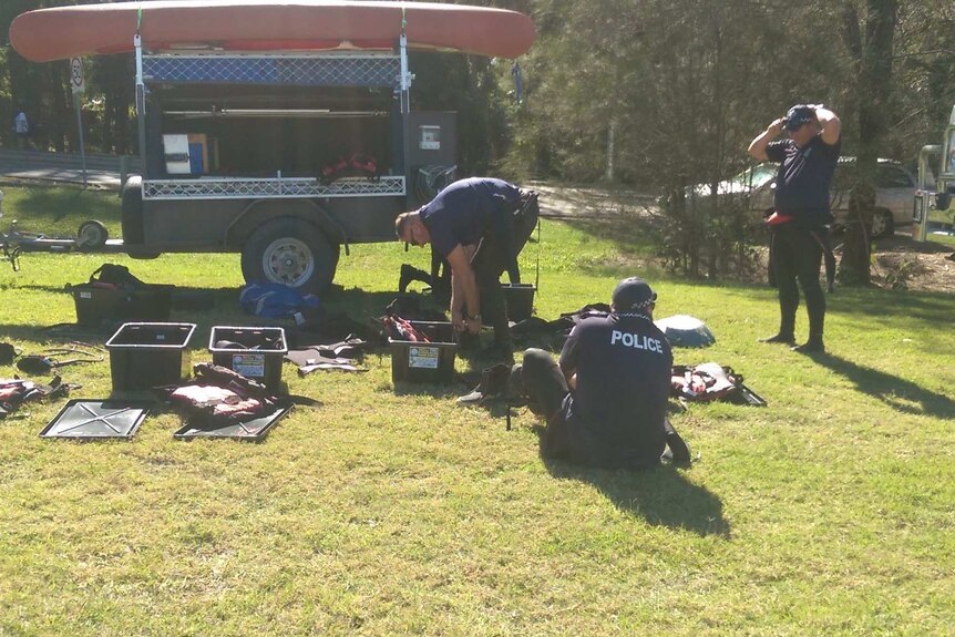 A police diving team prepared to join the search about 11:00am.
