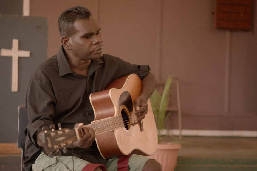 Gurrumul Yunupingu performing.