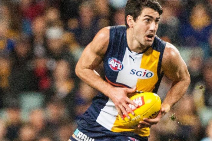 West Coast's Matt Rosa looks to pass against St Kilda at Subiaco Oval in round 23, 2015.