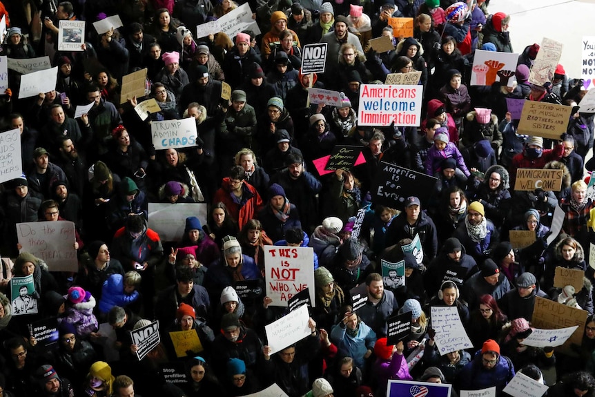 Protesters descend outside Chicago's O'hare airport