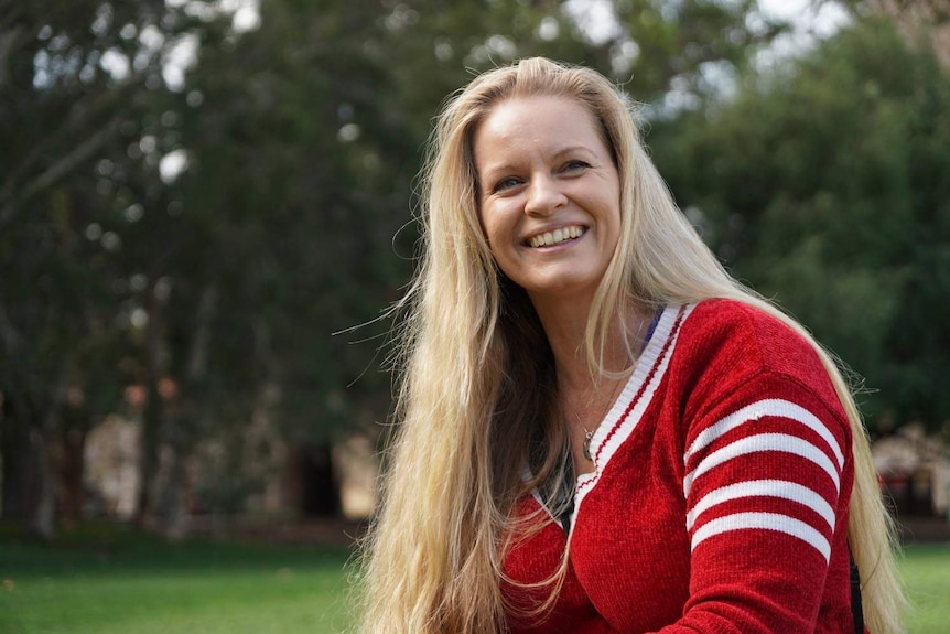 Smiling headshot of Associate Professor Amanda Ridley from the University of Western Australia.