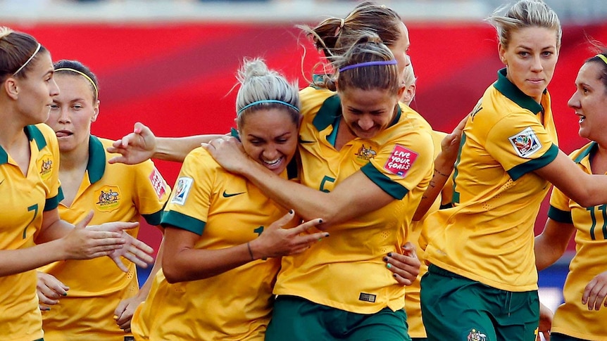 Turnbull announces Australian bid to host 2023 women's World Cup (Reuters: Michael Chow)