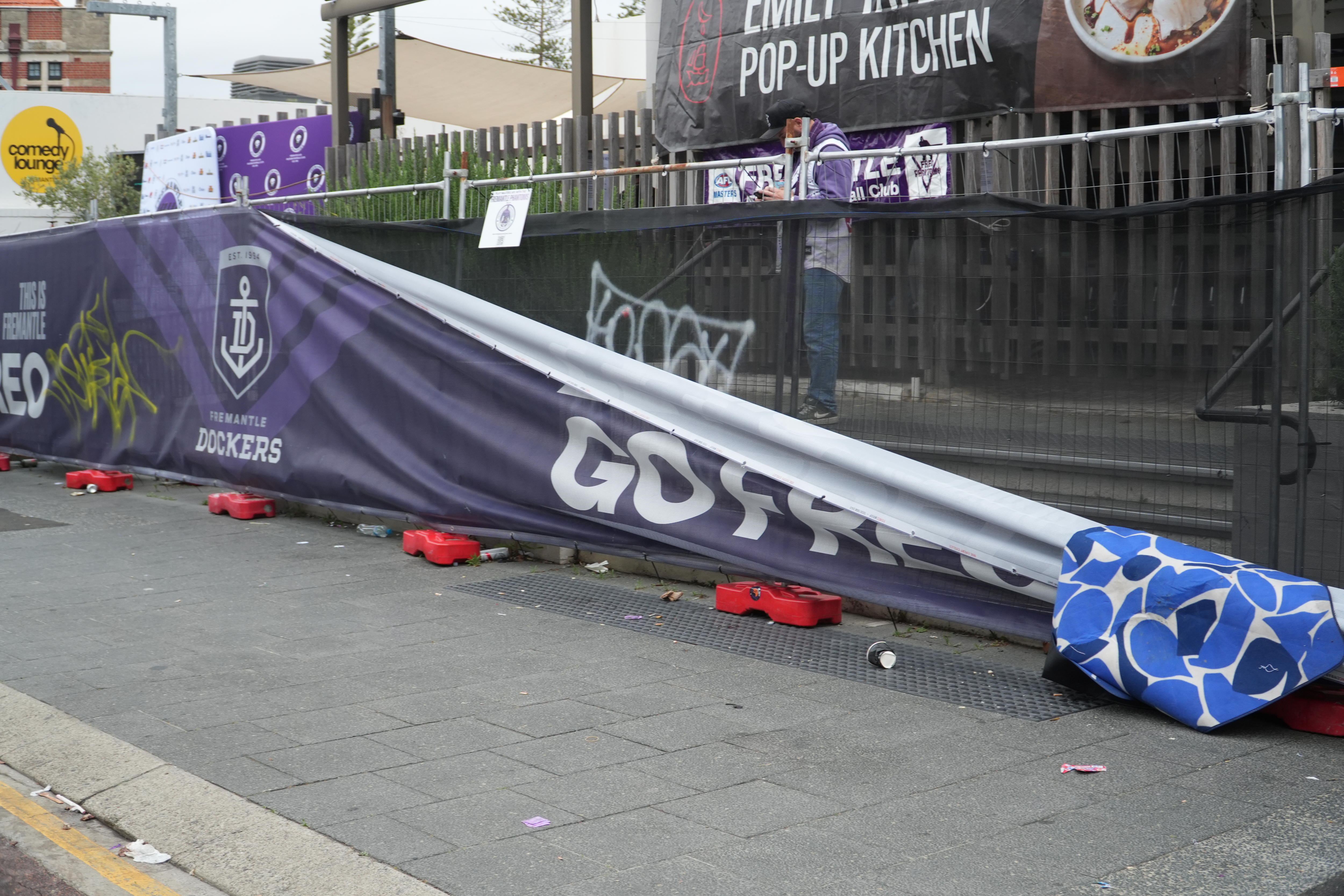 Fremantle Dockers's signs had been taken down. 