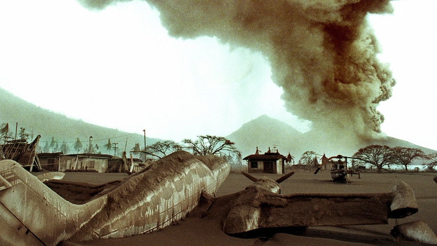 Rabaul Airport during the 1994 eruption. (Getty Images: Torsten Blackwood)