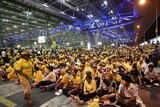 Anti-government protesters block Bangkok's Suvarnabhumi international airport