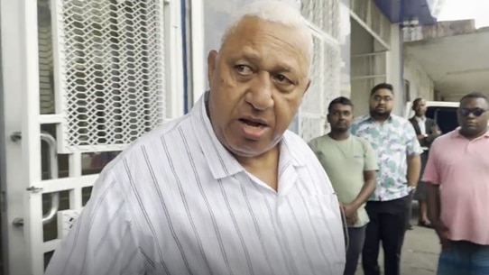 Fostul prim-ministru din Fiji, Frank Bainimarama, petrece o noapte în custodia poliției, după ce a fost acuzat de abuz în serviciu
