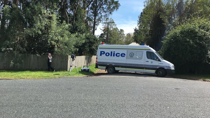 Police have cordoned off Bella Street at Horseshoe Bend, near Maitland, as they investigate the shooting death of a woman.
