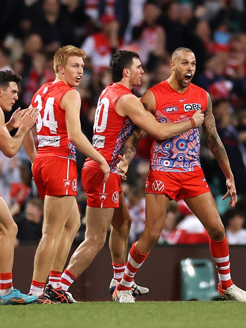 Franklin leads Swans comeback over Tigers as umpire controversy surrounds climactic finish