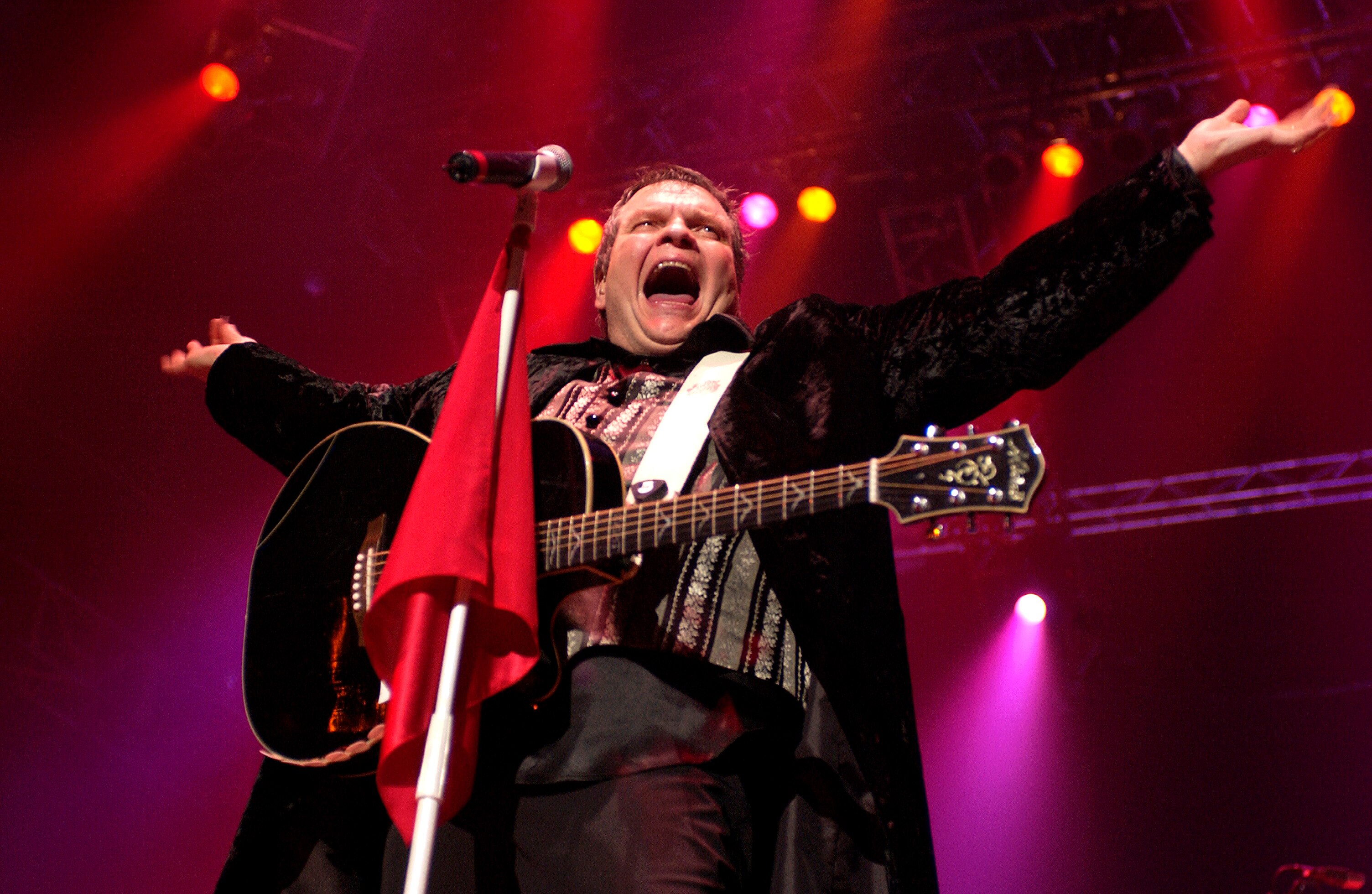Bat Out of Hell singer Meat Loaf dies aged 74 ABC News
