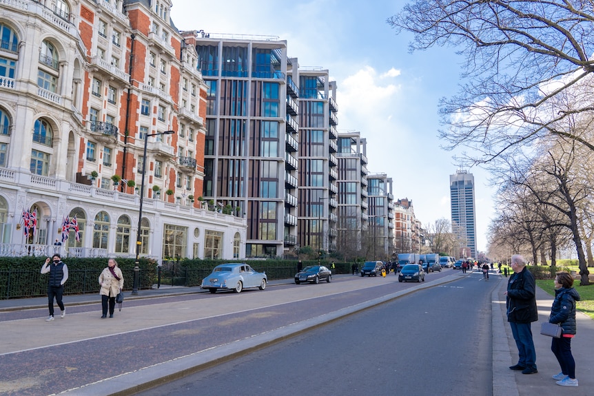 A London street under a sunny blue sky 