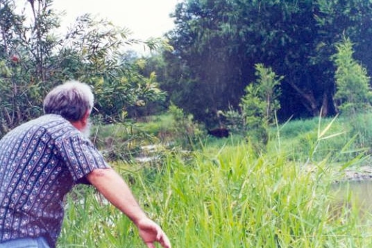 Julian Nott stalks the Gayndah Bear in February 2000.