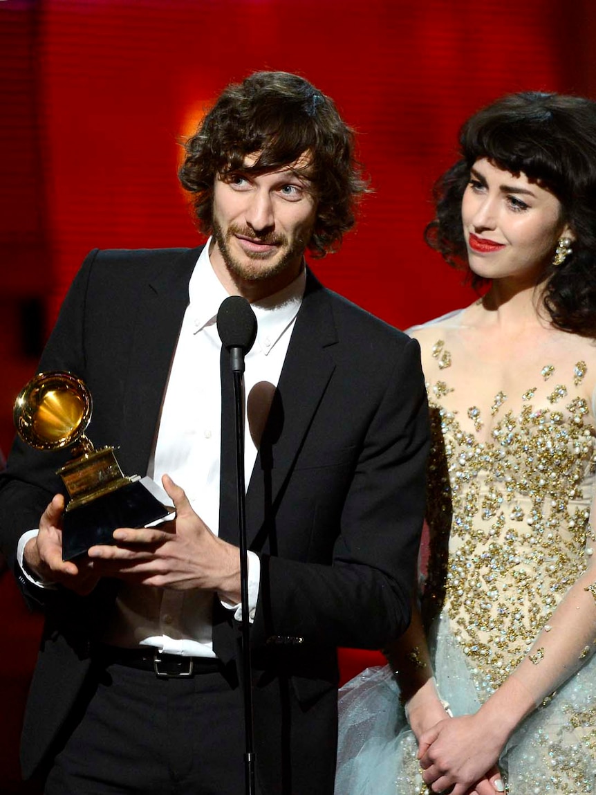 Gotye accepts the Grammy for best record