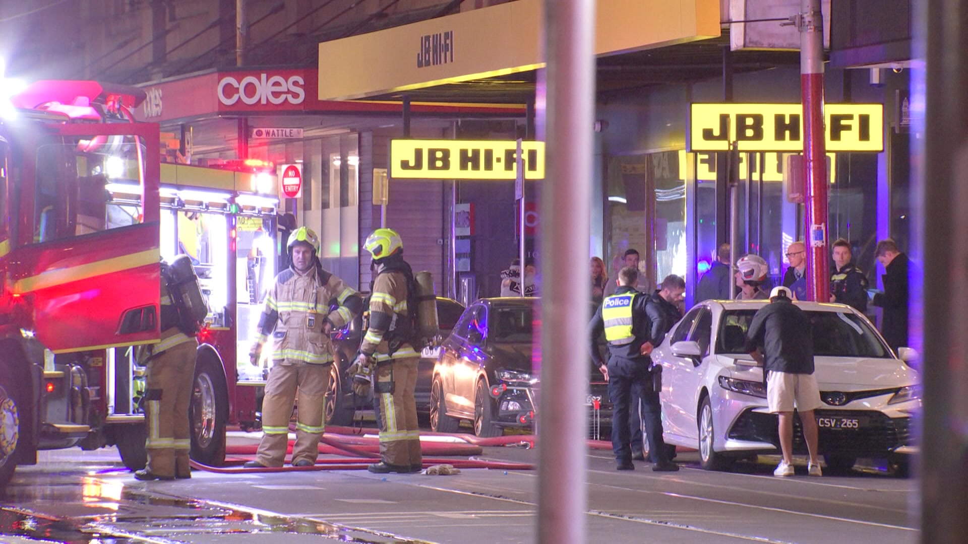 Police shoot at car amid chaotic night across Melbourne