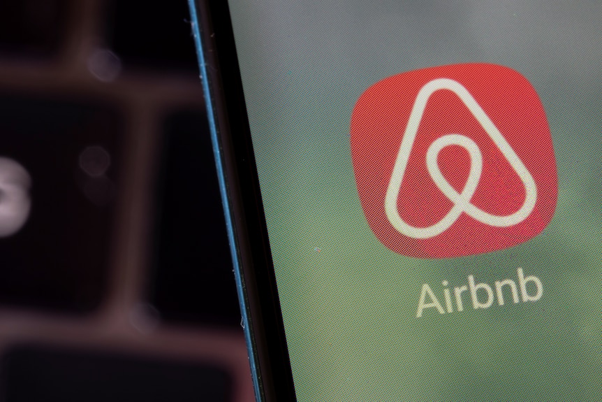 Un logotipo de Airbnb