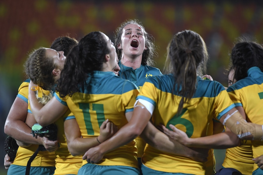 Australia celebrates gold in women's rugby sevens