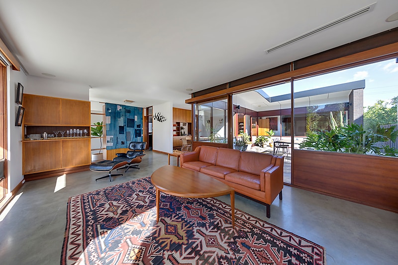 Frank House - interior and courtyard